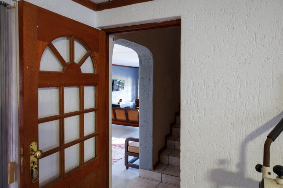5 Bedroom Property for Sale in Schoemansville North West